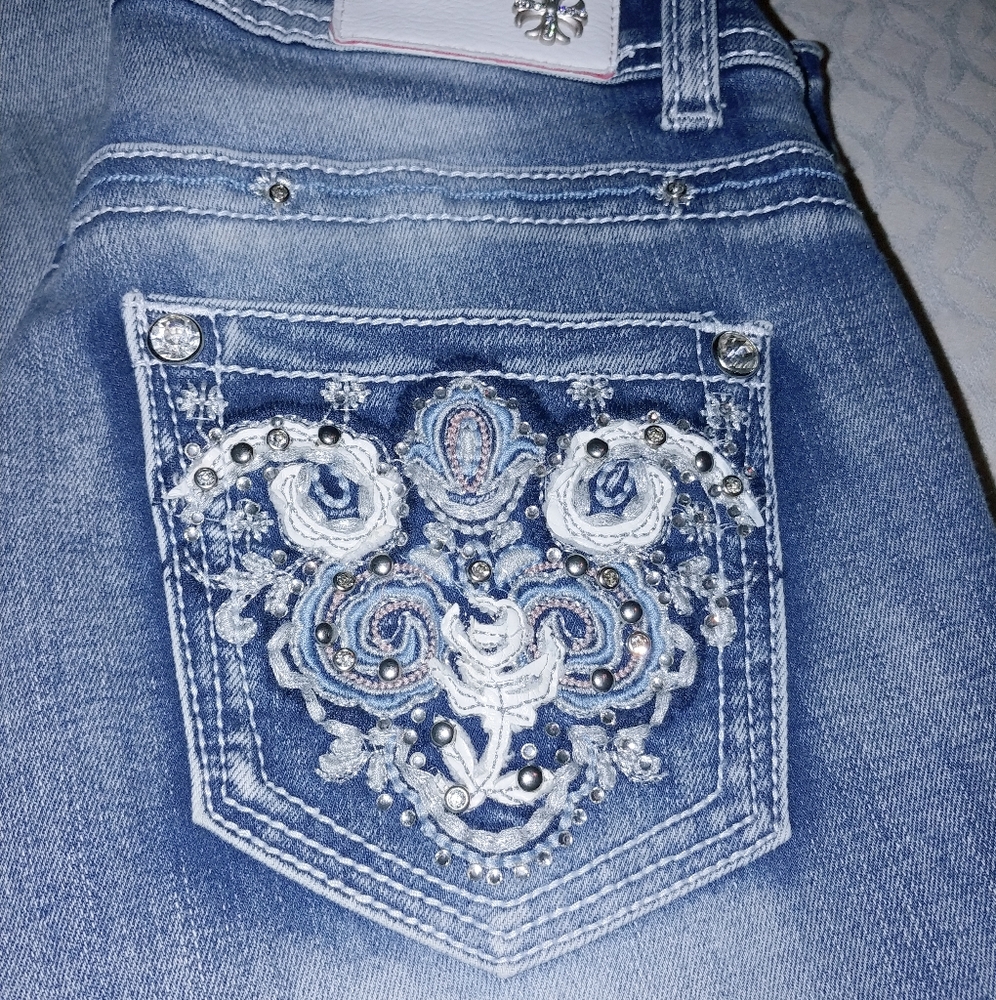 Sexy couture jeans!